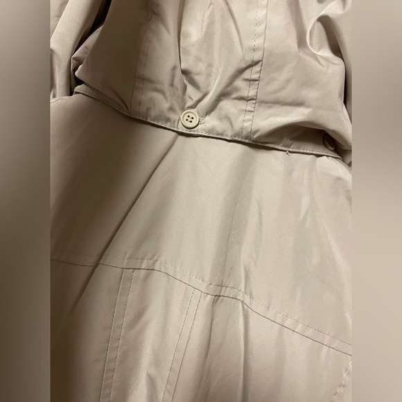 Liz Claiborne Cream Colored Winter Coat Size Medium - Picture 4 of 6